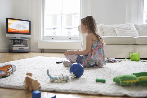 Quanto tempo può stare davanti alla televisione vostro figlio?