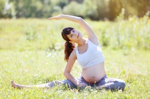 Esercizi di stretching preparto