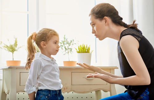 mamma insegna educazione