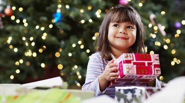 bimba-con-regalo