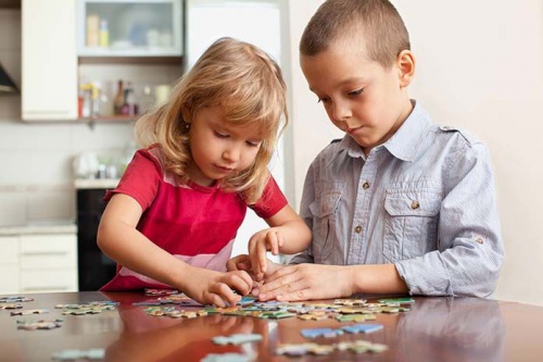 Come insegnare a vostro figlio ad essere generoso?
