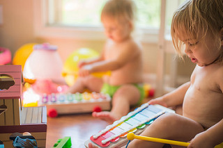 bambino-e-giochi
