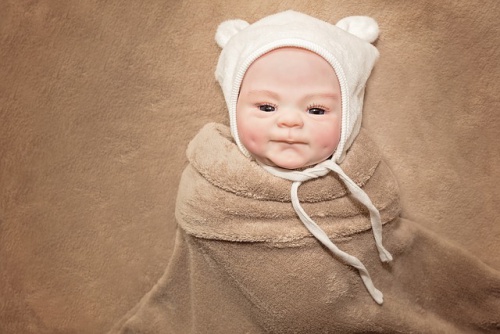 bimbo-vestito-da-orsacchiotto-cervello