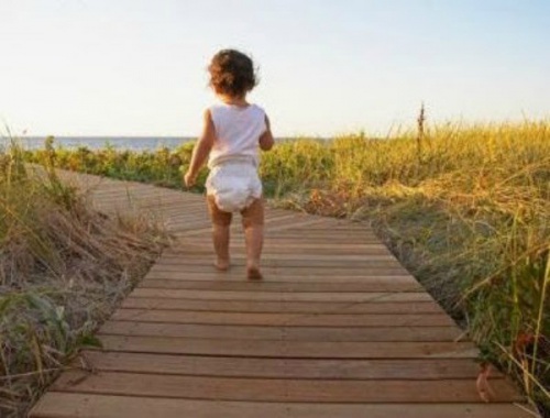 3 esercizi per aiutare un bambino a camminare