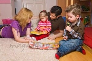 famiglia-che-gioca