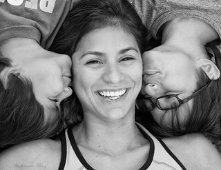 mamma-con-bambini-felici-dettagli