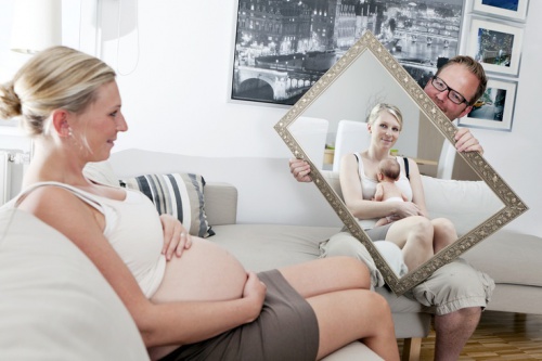 L'amore materno comincia quando il bimbo si trova ancora nel pancione della mamma.