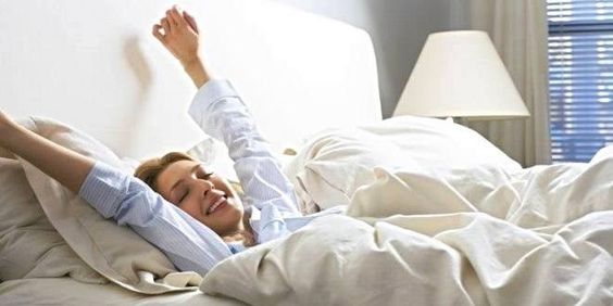 ragazza-che-si-risveglia