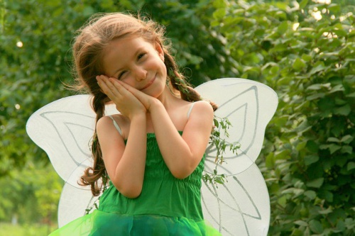 bambina-vestita-da-farfalla