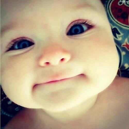 bambino-con-occhi-grandi