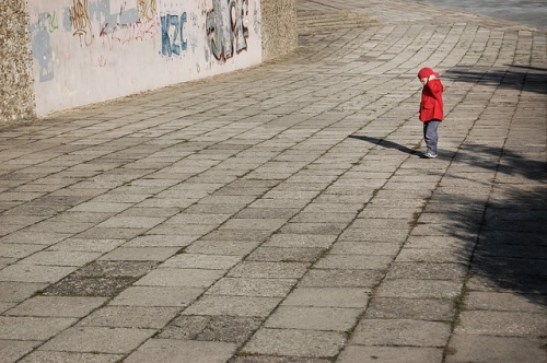 bambino-solo-per-la-strada