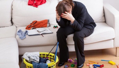 In questo video divertente, la fatica di essere mamma a tempo pieno