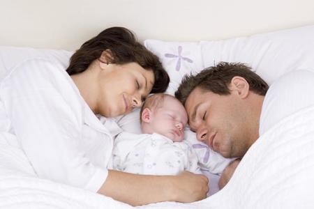 Dormire tutti insieme: le conseguenze nella relazione di coppia