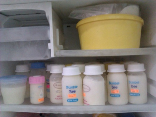 latte-materno-conservato-in-frigorifero