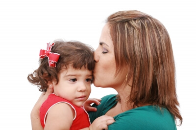 mamma-e-figlia-bacio