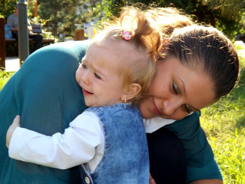 Perché non bisogna lasciar piangere il bebè?