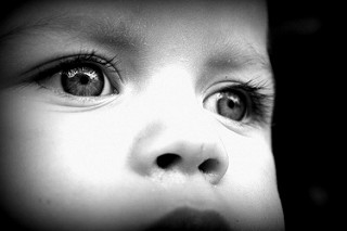 occhi-di-un-bambino-autismo