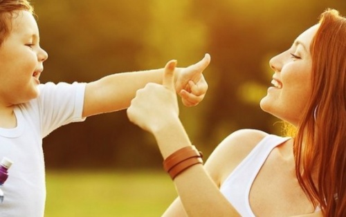 Far sentire speciale un bambino giocando insieme a lui.