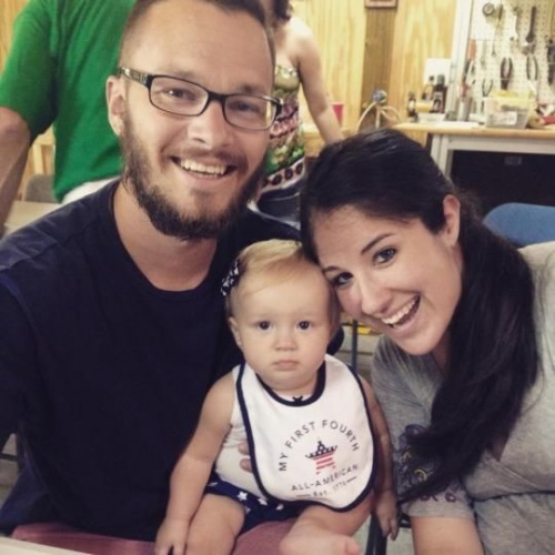 Una mamma si risveglia dal coma: Shelly Cawley con il marito e la figlia