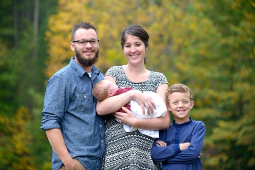 Shelly Cawley con il marito e i due figli