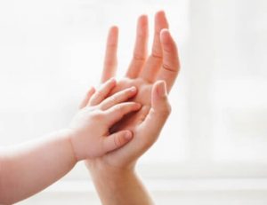 Le carezze: immancabili nella vita di un bambino