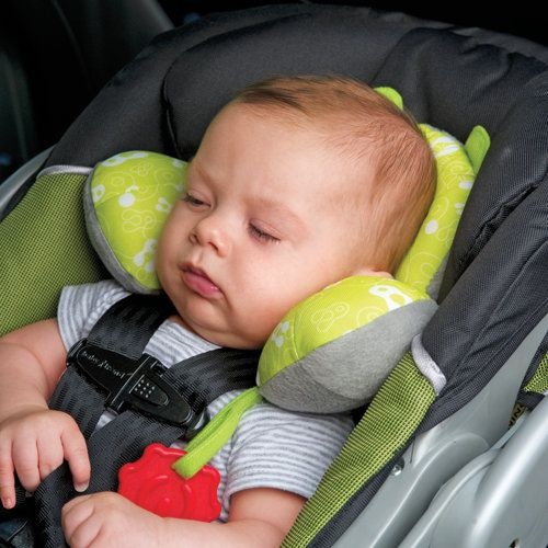 Far dormire il bebè sul seggiolino auto: perché non è una buona idea?