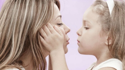Madre e figli: le dimostrazioni di affetto sono fondamentali