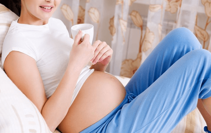 Caffè in gravidanza: anche le donne incinte possono berlo