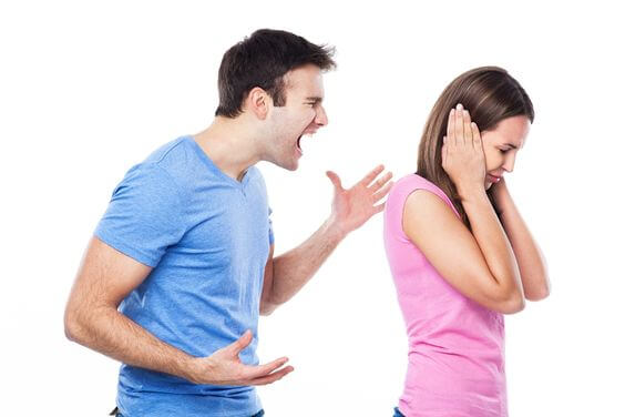 Urla e discussioni in famiglia: i problemi familiari possono influenzare la gravidanza