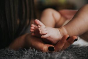 Partorire una femmina è meno doloroso?
