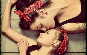 Madri leonesse: siamo mamme, ma per i nostri figli tiriamo fuori le unghie