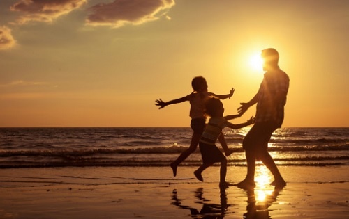 È importante che il papà trovi il tempo di essere presente nella vita dei suoi figli