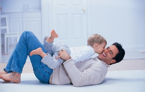 L'importanza del papà si manifesta anche nei momenti dedicati al gioco