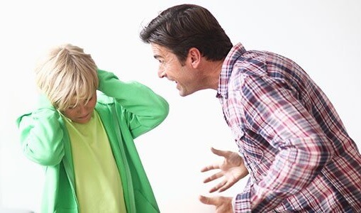 Smettere di urlare contro i figli: 3 consigli utili
