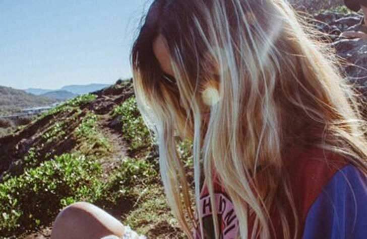 Una giovane mamma single.