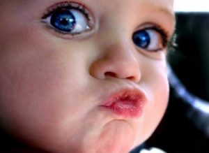 Il diritto dei bambini a non baciare se non lo desiderano