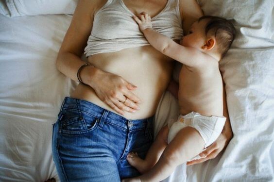 Mamma che allatta: l'allattamento fa dimagrire o ingrassare.