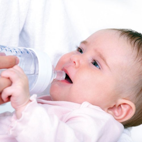 L'acqua nel biberon va fatta bollire per un minuto