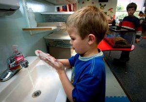 Bambini tra i 2 e i 6 anni: quali compiti possono svolgere?