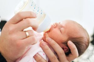 Latte materno in polvere: una speranza per i bimbi di tutto il mondo