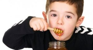 Perché il miele è sconsigliato ai neonati?