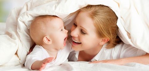 9 giochi per stimolare lo sviluppo sensoriale del bebè