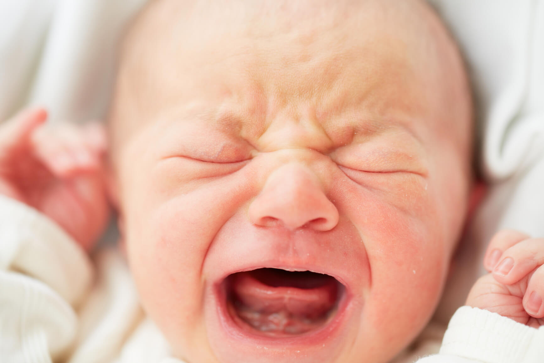 Il pianto del bambino è una forma di comunicazione. Non ignoratelo.