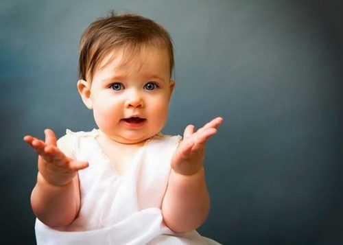 Impariamo insieme il linguaggio gestuale dei neonati