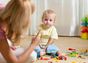 Urlare con i nostri figli: 8 consigli per smettere