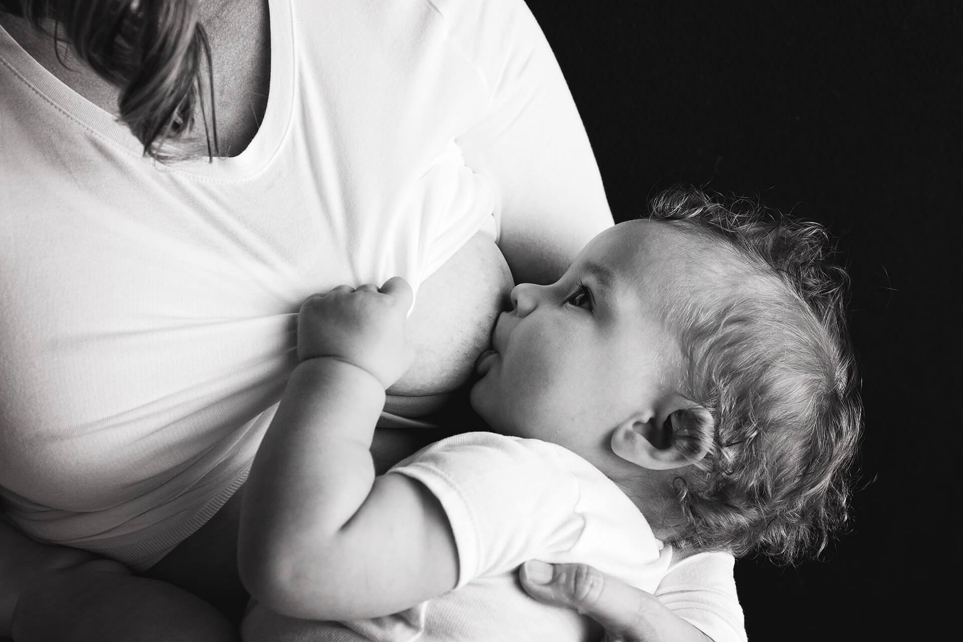L'allattamento materno rafforza il legame tra madre e figlio