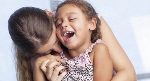 L'attaccamento plasma la personalità dei bambini
