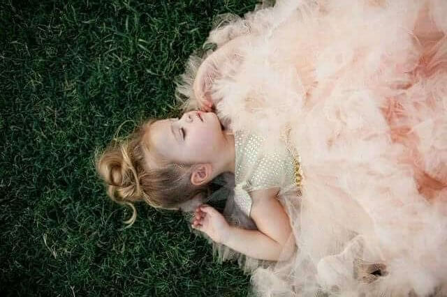 Dare alla luce una bambina è meno doloroso che partorire un maschio
