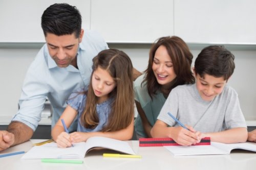 Aiutare i figli a fare i compiti
