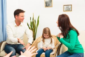 3 cose che i genitori non devono fare davanti ai figli